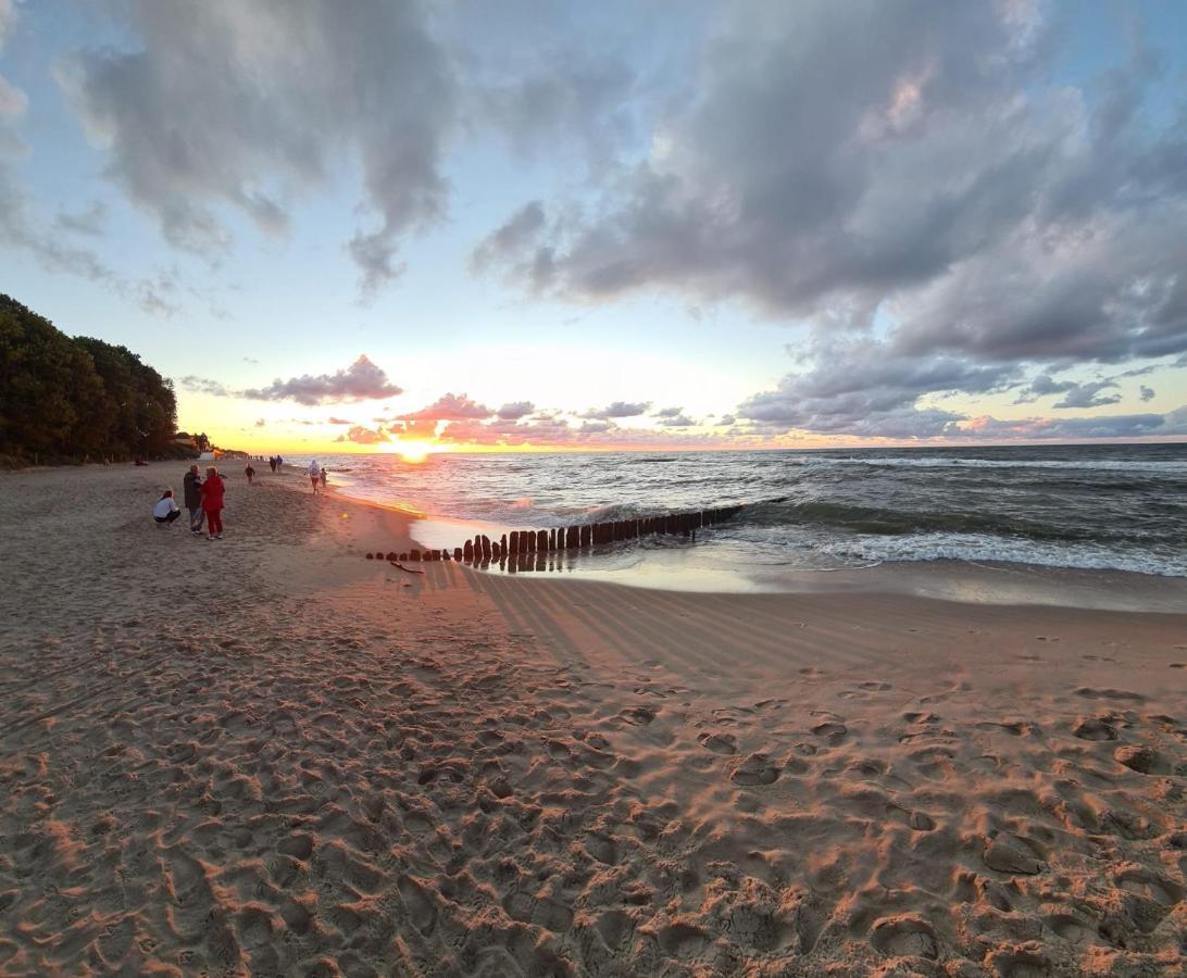 Osrodek Sea Star Premium Hotel Sarbinowo Buitenkant foto