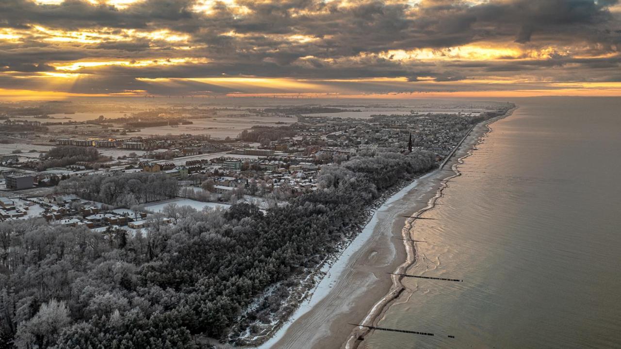 Osrodek Sea Star Premium Hotel Sarbinowo Buitenkant foto